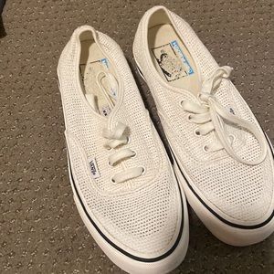 Marshmallow Mesh Vans